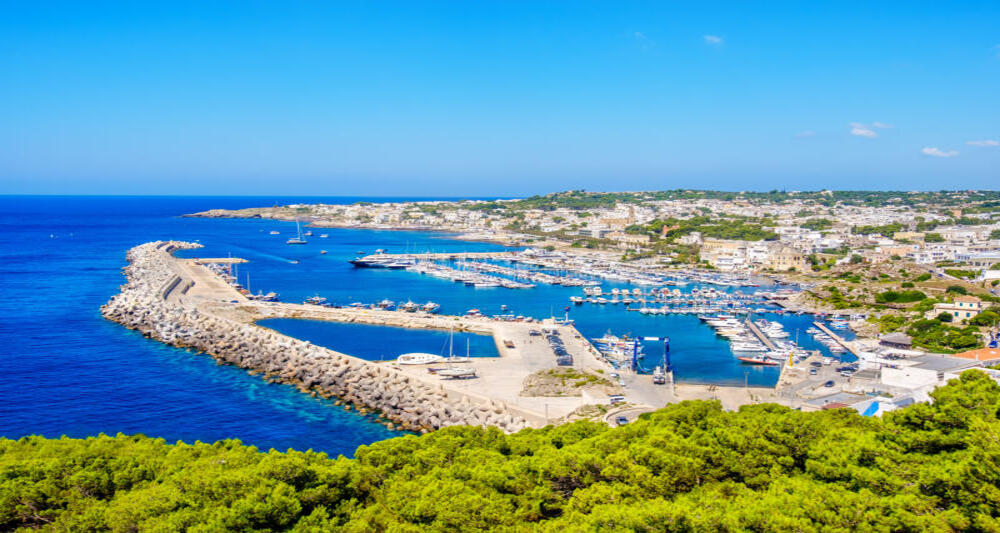 Porto di Santa Maria di Leuca visto dal Santuario