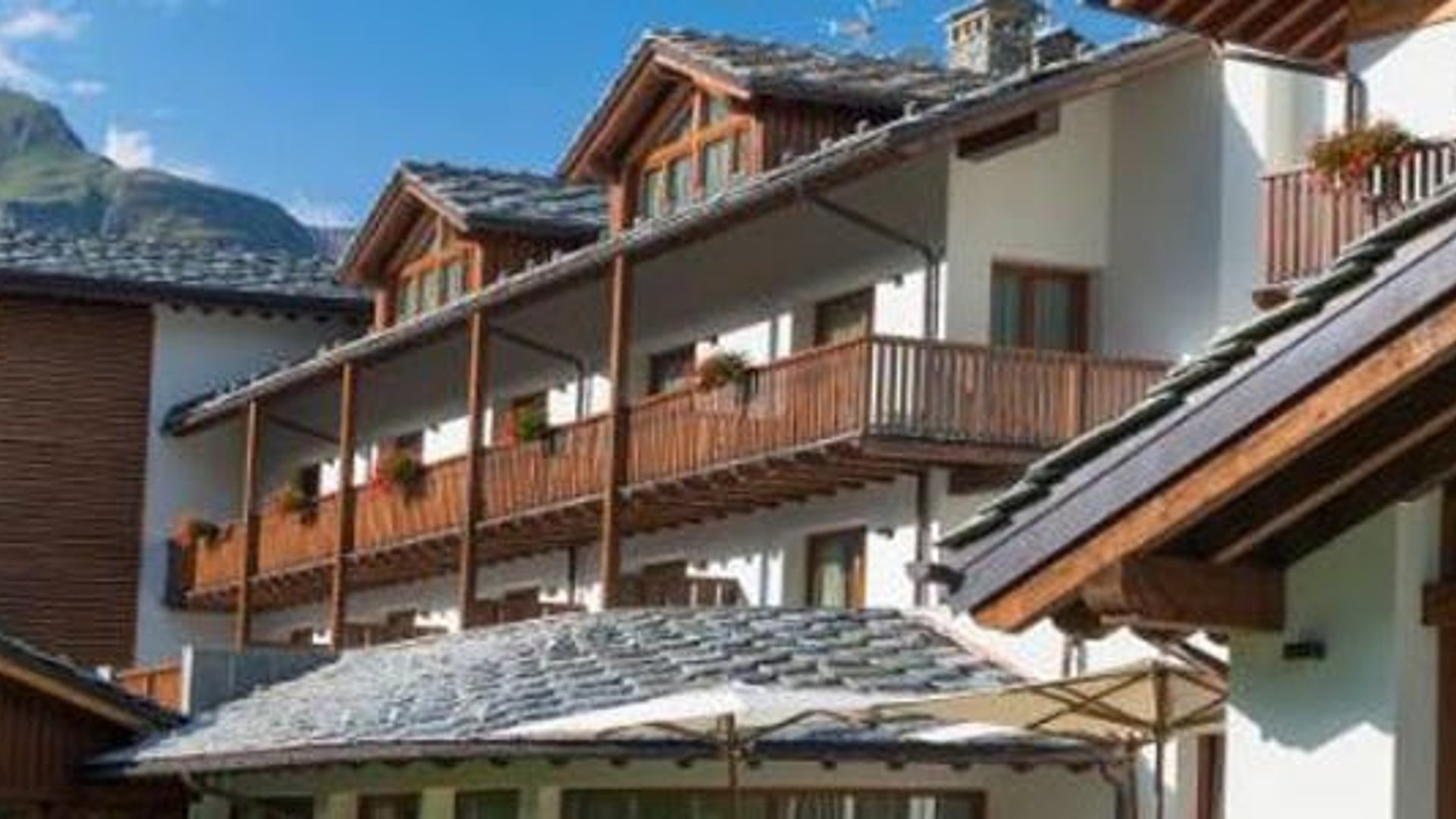 Esplora hotel montagna