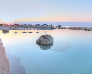 19 Summer Suites