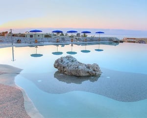 19 Summer Suites