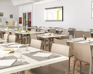 Hotel Tres Jolie