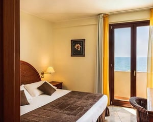 AH Club Ara Solis Hotel
