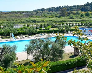 Mira Hotel & Residence