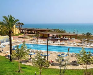 Serenusa Resort