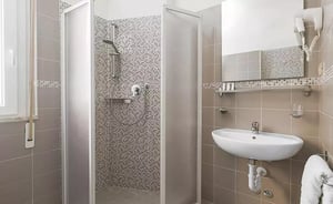 Hotel Tres Jolie