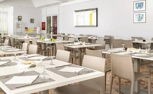 Hotel Tres Jolie