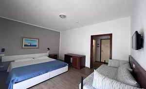 Mira Hotel & Residence