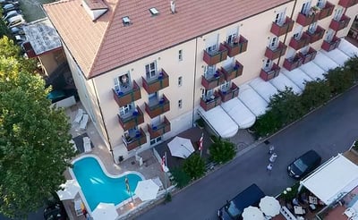 Hotel Aron