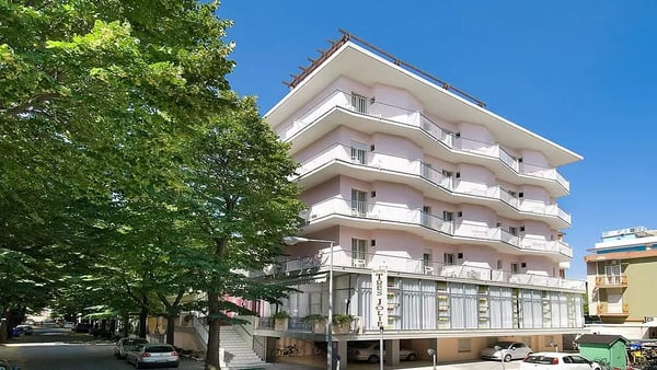 Hotel Tres Jolie