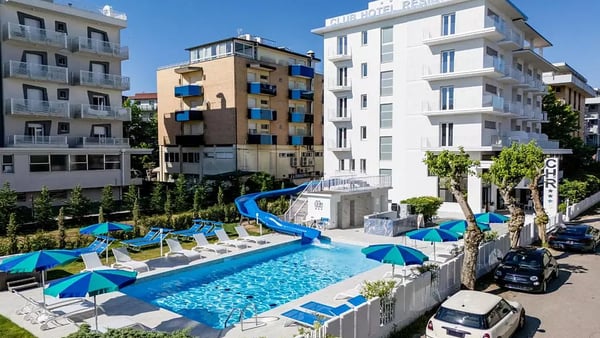Club Hotel Residence