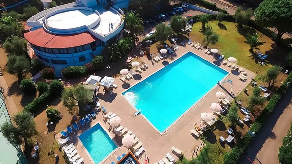 Mira Hotel & Residence