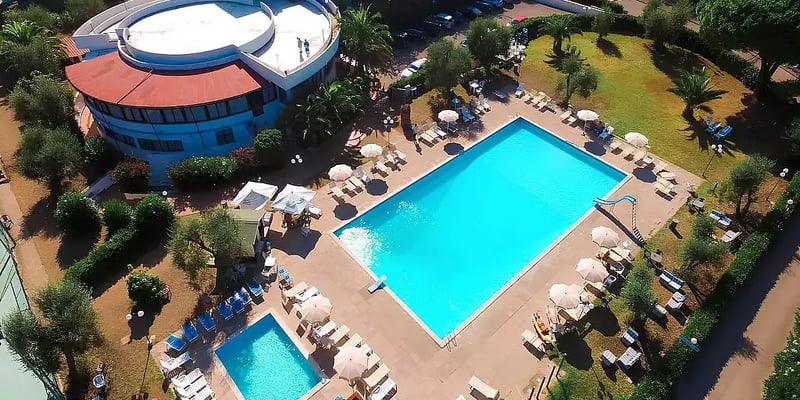 Mira Hotel & Residence