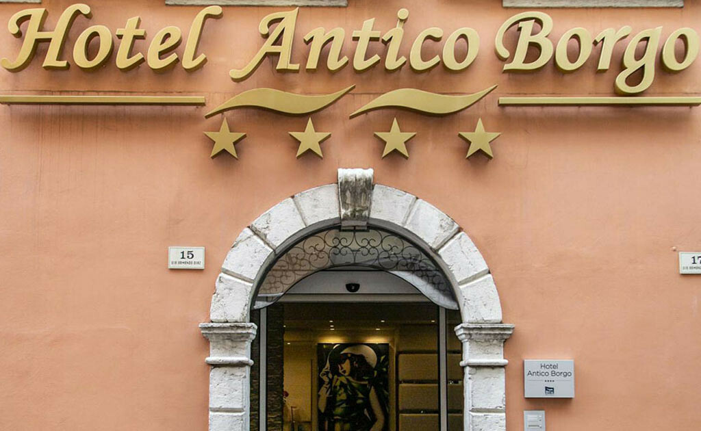 Hotel Antico Borgo - Trentino-Alto Adige, Riva del Garda