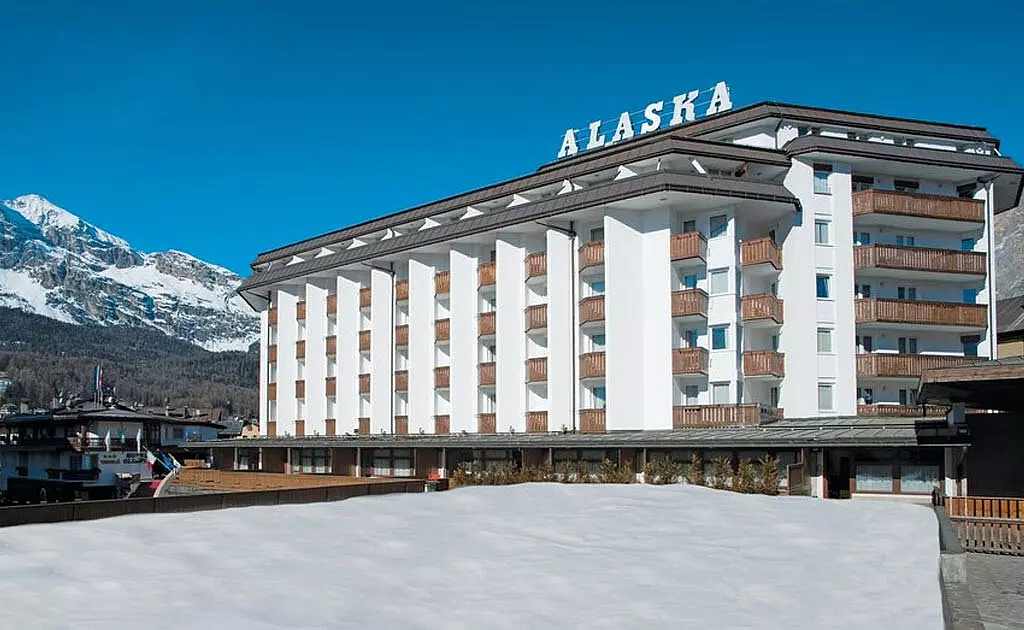 Hotel Alaska Cortina - Image 1